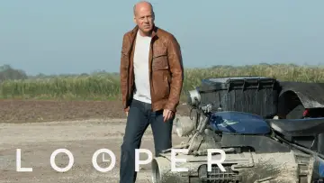 Backdrop to the movie "Looper" #696812