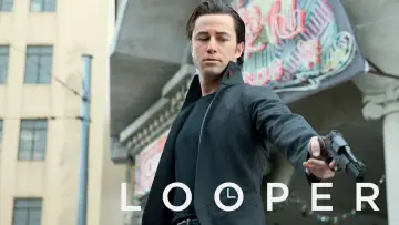 Backdrop to the movie "Looper" #696827