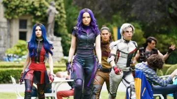 Backdrop to the movie "Descendants 3" #726472