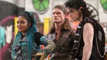 Backdrop to the movie "Descendants 3" #726475