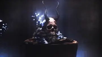 Backdrop to the movie "McQueen" #744503