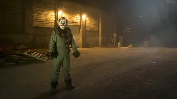 Backdrop to the movie "Haunt" #890799