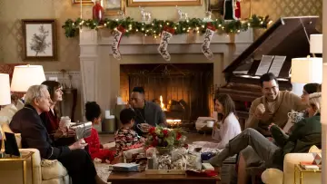 Backdrop to the movie "Happiest Season" #226781