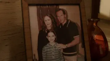 Backdrop to the movie "Annabelle Comes Home" #677567