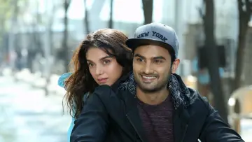 Backdrop to the movie "Sammohanam" #1158608
