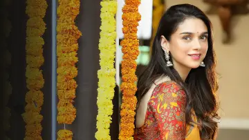 Backdrop to the movie "Sammohanam" #1158618