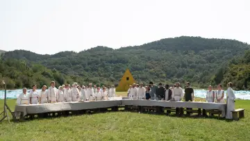 Backdrop to the movie "Midsommar" #235173