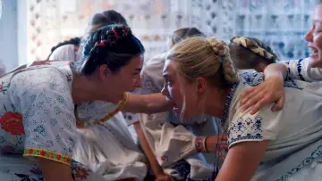 Backdrop to the movie "Midsommar" #588977