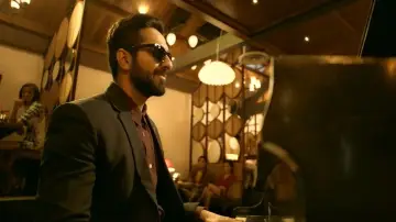 Backdrop to the movie "Andhadhun" #887716