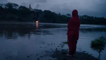 Backdrop to the movie "Tumbbad" #384489