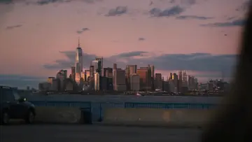 Backdrop to the movie "Kajillionaire" #1008562
