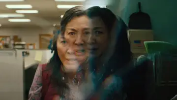 Backdrop to the movie "Everything Everywhere All at Once" #570127