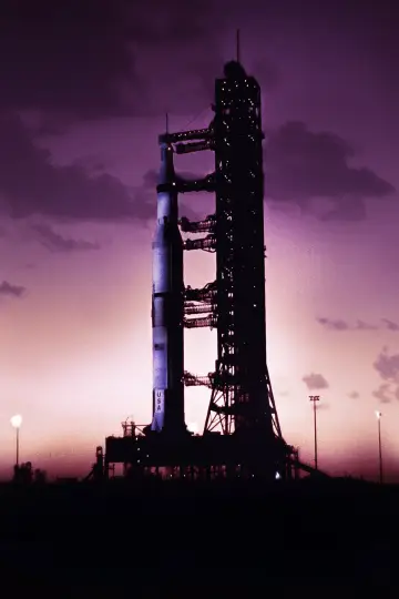 Poster to the movie "Apollo 11" #980307