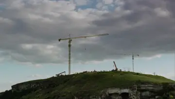 Backdrop to the movie "The Brutalist" #912333