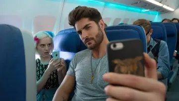 Backdrop to the movie "Airplane Mode" #1037047