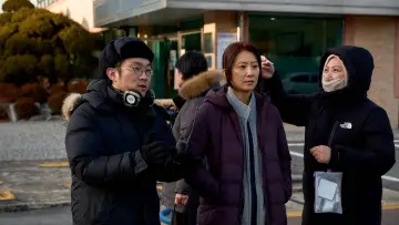 Backdrop to the movie "Moonlit Winter" #392404