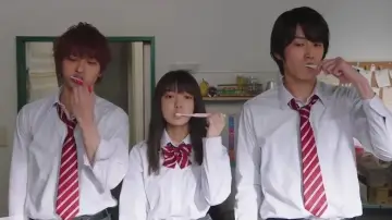 Backdrop to the movie "L♡DK: Two Loves Under One Roof" #455896