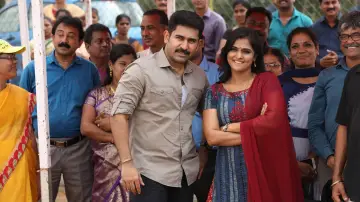 Backdrop to the movie "Tamilarasan" #1149801