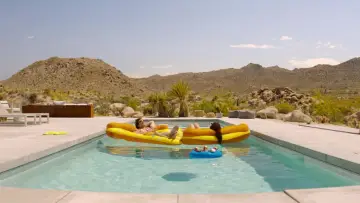 Backdrop to the movie "Palm Springs" #599790