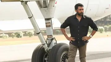 Backdrop to the movie "Soorarai Pottru" #980513