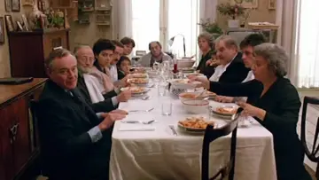 Backdrop to the movie "Macaroni" #500249
