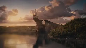 Backdrop to the movie "Mirror Mirror" #873408