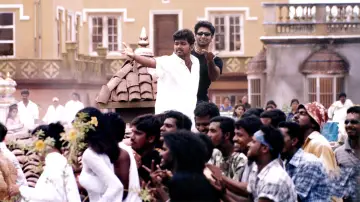 Backdrop to the movie "Ghilli" #1100807