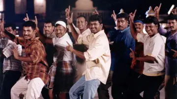 Backdrop to the movie "Ghilli" #1100818