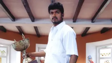 Backdrop to the movie "Ghilli" #1100837