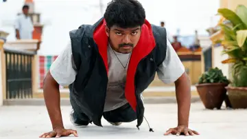 Backdrop to the movie "Ghilli" #1100863