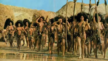 Backdrop to the movie "When Women Had Tails" #1583839