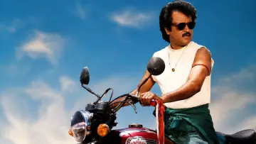 Backdrop to the movie "Kodi Parakuthu" #1147123