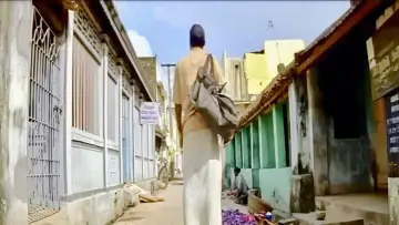 Backdrop to the movie "Veyyil" #1162391