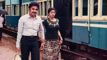 Backdrop to the movie "Moondram Pirai" #1158577