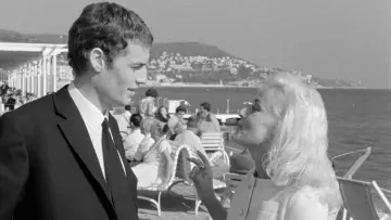 Backdrop to the movie "Bay of Angels" #1568032