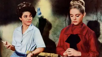 Backdrop to the movie "7 Women" #1111808