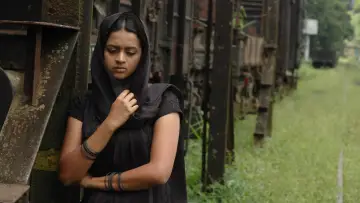 Backdrop to the movie "Vaazhthugal" #1158992