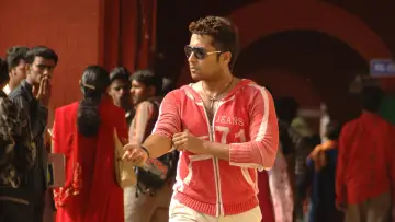 Backdrop to the movie "Sillunu Oru Kaadhal" #1146393