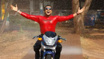 Backdrop to the movie "Sillunu Oru Kaadhal" #1146396