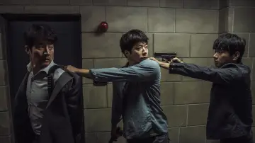 Backdrop to the movie "Hitman: Agent Jun" #349503