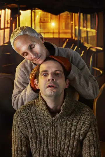 Poster to the movie "Petrov