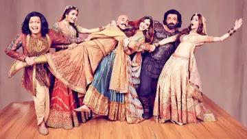 Backdrop to the movie "Housefull 4" #931962