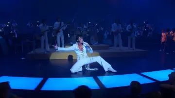 Backdrop to the movie "Elvis" #635696