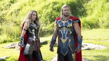 Backdrop to the movie "Thor: Love and Thunder" #769713