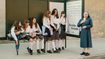 Backdrop to the movie "Schoolgirls" #1580162