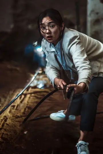 Poster to the movie "Sinkhole" #889899