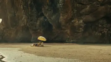 Backdrop to the movie "Old" #807698