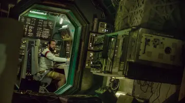 Backdrop to the movie "Spaceman" #612696
