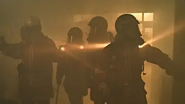 Backdrop to the movie "Firefighters" #784810