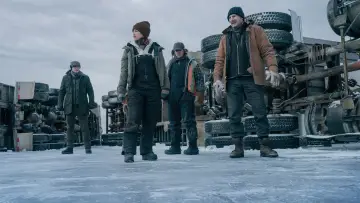 Backdrop to the movie "The Ice Road" #256375